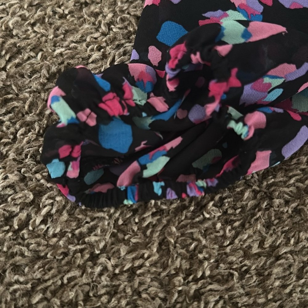 Flirty - Picture 3 of 7